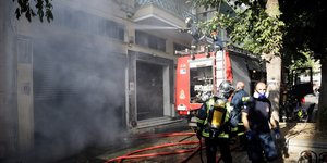 Φωτιά σε κατάστημα στο Νέο Κόσμο
