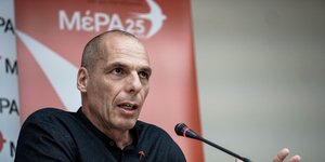 Γιάνης Βαρουφάκης