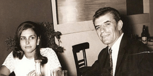 Ο Γρηγόρης Μπιθικώτσης με τη σύζυγό του, Μεταξία