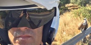 Αστυνομικός της τροχαίας με τον γυπαετό