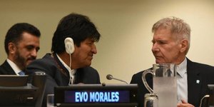 Ο Χάρισον Φορντ με τον Ιβο Μοράλες