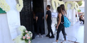 Φίλοι και συμμαθητές της 13χρονης, της είπαν σήμερα το τελευταίο αντίο