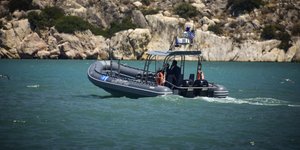 Σκάφος του Λιμενικού στη θάλασσα