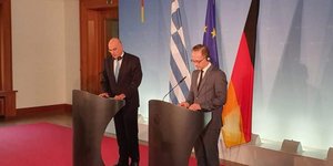 Νίκος Δένδιας και Χάικο Μάας κάνουν κοινές δηλώσεις