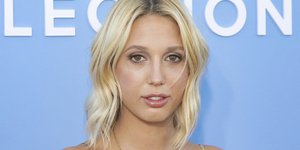 Η Μαρία Ολυμπία ποζάρει στον φακό