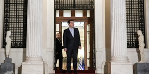 Στρατός μετακλητών στο Μαξίμου επί ΣΥΡΙΖΑ