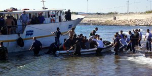 Αυξάνονται οι μεταναστευτικές ροές στα νησιά