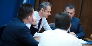 Σύσκεψη στο υπουργείο Εργασίας