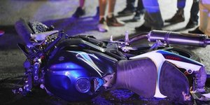 Μηχανή στο έδαφος μετά από τροχαίο