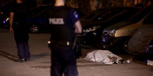 Πτώμα άνδρα εντοπίστηκε σε υπαίθριο πάρκινγκ στο Ν. Κόσμο