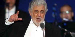 Ο τενόρος Πλάθιντο Ντομίνγκο σε μια από τις ζωντανές του εμφανίσεις