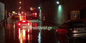 Κακοκαιρία: Εγκλωβίστηκαν οδηγοί στον περιφερειακό Θεσσαλονίκης
