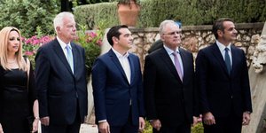Οι πολιτικοί αρχηγοί στο Προεδρικό Μέγαρο