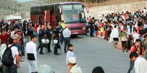 Πρόσφυγες λεωφορείο