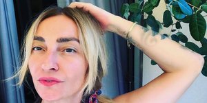 Ρούλα Ρέβη κοτσίδα