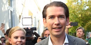 Ο ηγέτης του Λαϊκού κόμματος της Αυστρίας Σεμπάστιαν Κουρτς ανήμερα των εκλογών