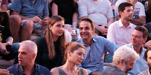 Ο Κυριάκος Μητσοτάκης με την κόρη του Σοφία στο Ηρώδειο