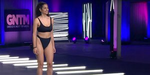 Η διαγωνιζόμενη με μαγιό