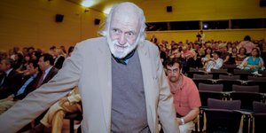 Νάνος Βαλαωρίτης