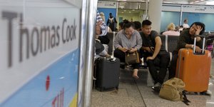 Τουρίστες στο αεροδρόμιο εξαιτίας της Thomas Cook
