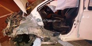 Αυτοκίνητο μετά από τροχαίο σε δρόμο της Κρήτης