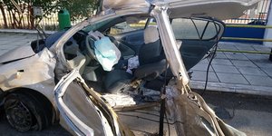 διαλυμένο αυτοκίνητο 