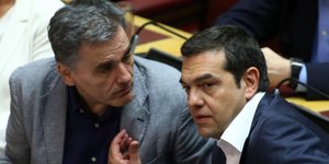 Αλέξης Τσίπρας και Ευκλείδης Τσακαλώτος στη Βουλή