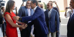 Στα κόκκινα υποδέχθηκε τον Τσίπρα η Νοτοπούλου