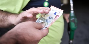 Στιγμιότυπο από βενζινάδικο στην Αθήνα