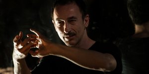 Δημήτρης Παπαϊωάννου στο σκοτάδι