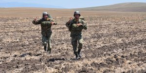 Ελληνες αλεξιπτωτιστές του στρατού