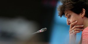 H Γαλλίδα υποψήφια επίτροπος της ΕΕ, Σιλβί Γκουλάρ κατά την πρώτη της ακρόαση στην Ευρωβουλή