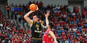 Ο Γιόνας Ματσιούλις στο ματς ΑΕΚ-Χάποελ Ιερουσαλήμ