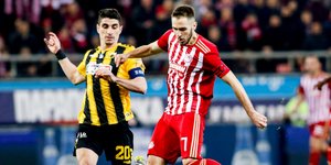 Μάνταλος και Φορτούνης σε φάση ΑΕΚ-Ολυμπιακός