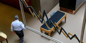 Σταθερά πτωτική η πορεία του δημοσίου χρέους μετά την πανδημία
