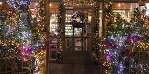 Στολισμένο μαγαζί στην Αθήνα