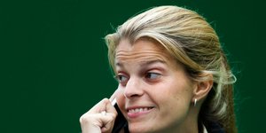 Αθηνά Ωνάση χαμογελαστή 