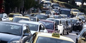 Αυξημένη η κίνηση στους δρόμους της Αθήνας