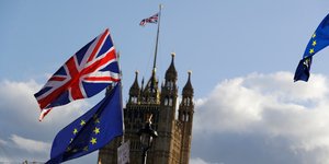 Ραγδαίες εξελίξεις στη Βρετανία για το Brexit
