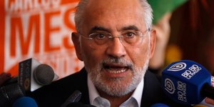 Ο Κάρλος Μέσα κάνει δηλώσεις στα ΜΜΕ