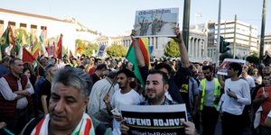 Πορεία διαμαρτυρίας Κούρδων στο κέντρο της Αθήνας 