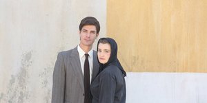 Ο Δημήτρης Γκοτσόπουλος και η Μαρία Κίτσου στα γυρίσματα της σειράς «Άγριες Μέλισσες»