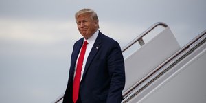 Ο Ντόναλντ Τραμπ κάνει γκριμάτσα