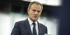 Ο Ντόναλντ Τουσκ έχει διαβουλεύσεις με τους 27 ηγέτες της ΕΕ για το Brexit