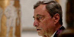 Ο Μάριο Ντράγκι απευθύνει ομιλία στην Ακαδημία Αθηνών