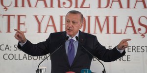 Ο Ερντογάν απειλεί ανοιχτά τους Κούρδους μαχητές στη Συρία