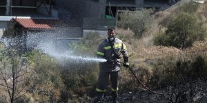 Φωτιά ξέσπασε στον Βαρνάβα