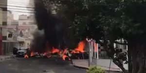 Συντριβή αεροσκάφους σε δρόμο