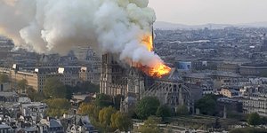 Φωτιά στη Παναγία των Παρισίων