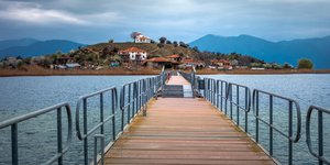 πρεσπες λιμνη νησάκι